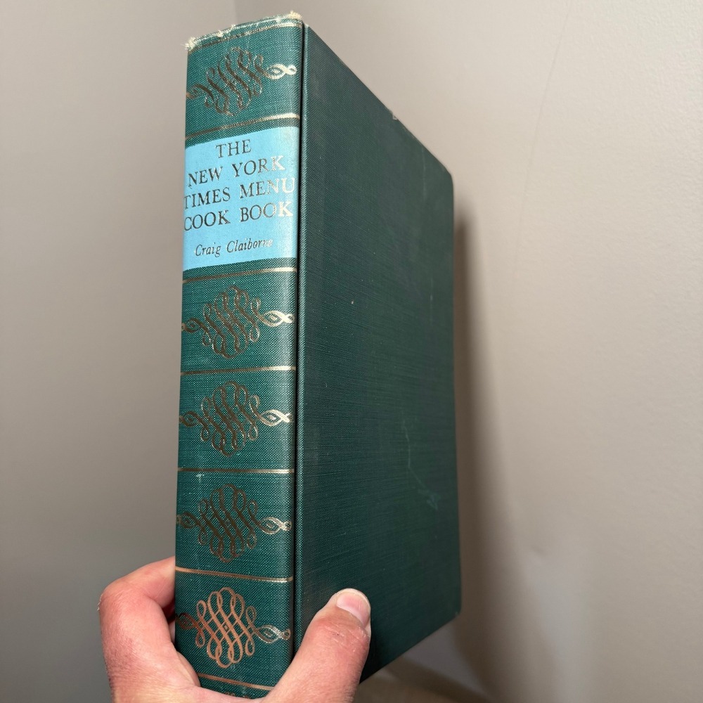 NY‎ Times Menu Cook Book Craig Claiborne 1966 First Edition Harper Row HC